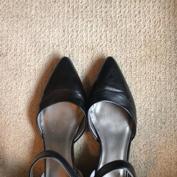 Life Stride Black Classic Heels - Picture 2 of 5